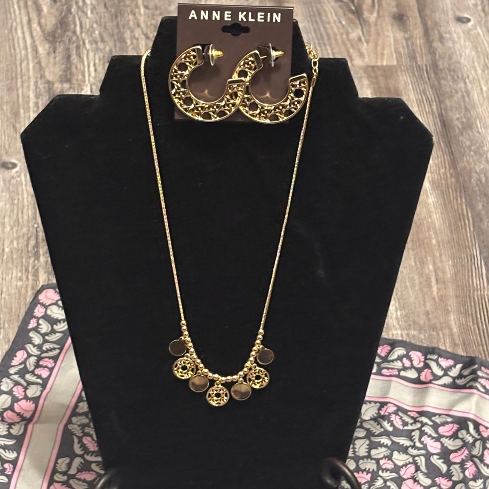 Anne Klein Bundle - Picture 2 of 14